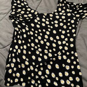 Quarter sleeved daisy shirt